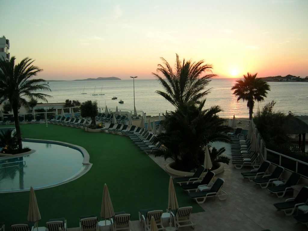 Blau Parc 4*